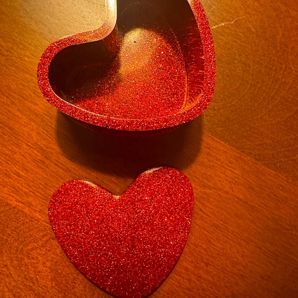 Resin Heart Trinket Box - Picture 5 of 6